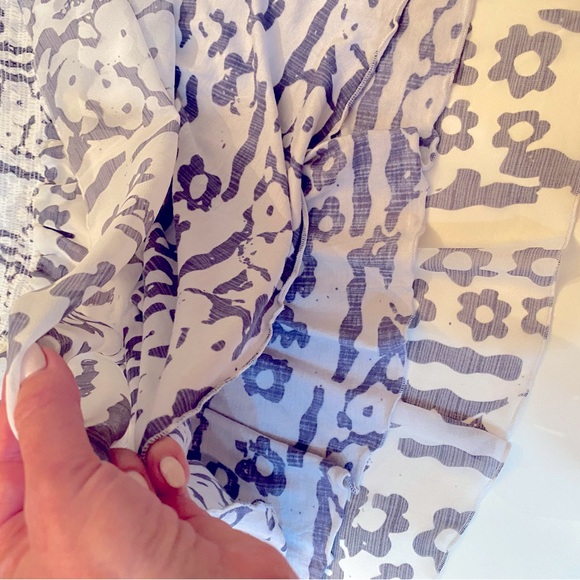 CABI Flirt Mini Skirt Cornflower Floral - Picture 8 of 14